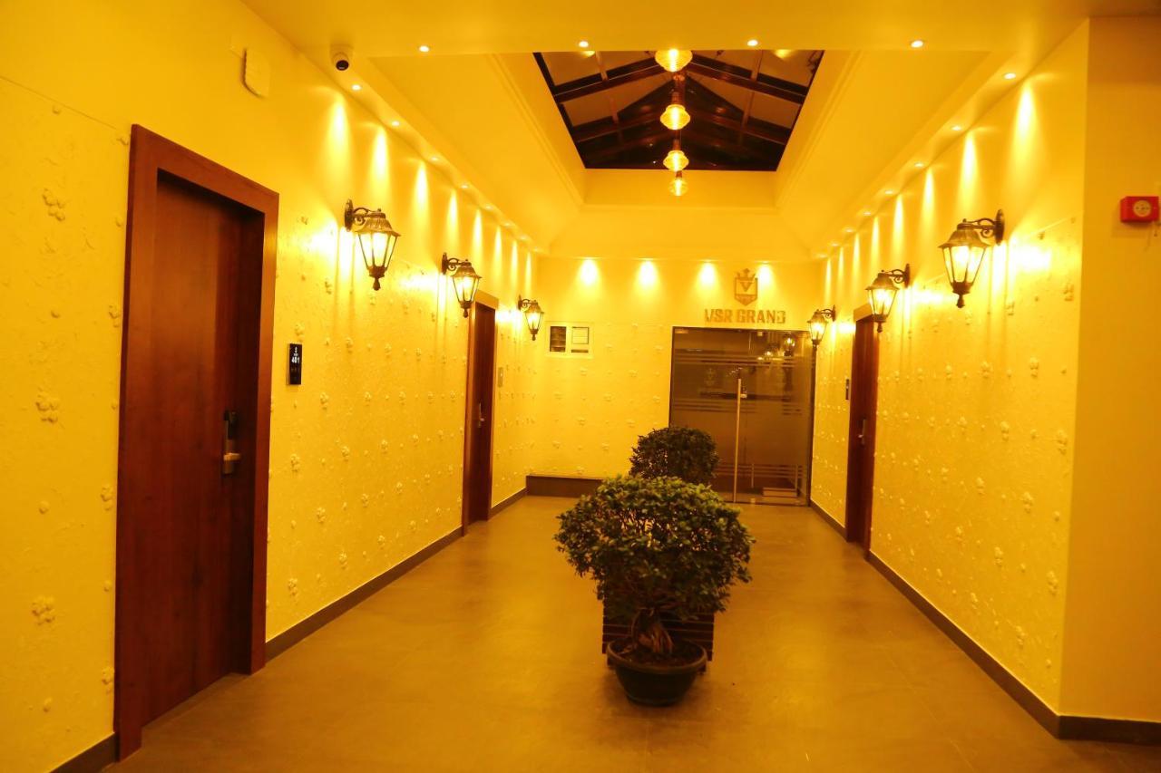 Отель Vsr Grand Madanapalle Экстерьер фото