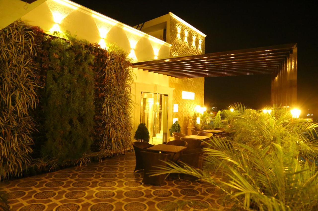 Отель Vsr Grand Madanapalle Экстерьер фото
