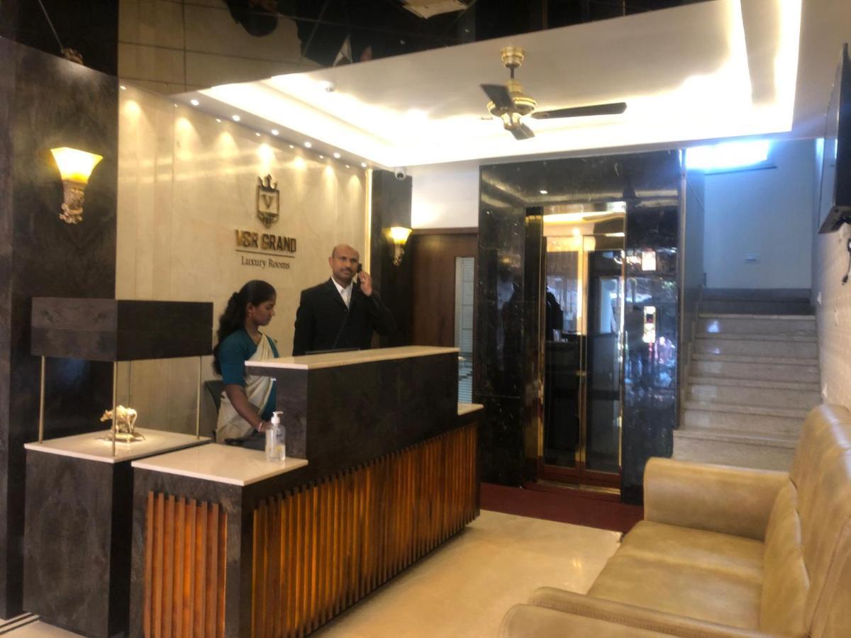 Отель Vsr Grand Madanapalle Экстерьер фото